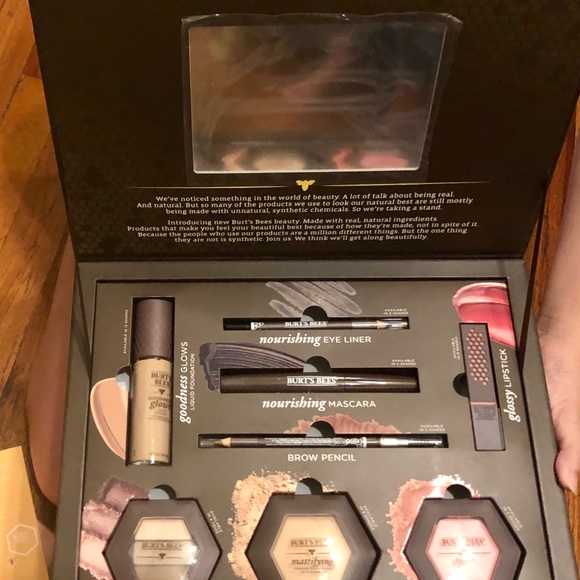 Burt's Bees Makeup 7 Products SET NEW BOX - Picture 5 of 8